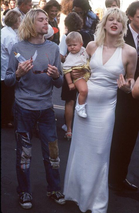 Kurt Cobain and Courtney Love with their daughter Frances Bean at the 1993 MTV Video Music Awards