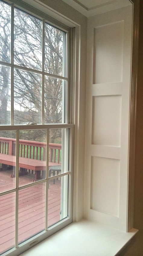 Window Sill Styling, Deep Window Sill, Interior Window Sill, Wainscoting Stairs, Wainscoting Kitchen, Wainscoting Ideas, Wainscoting Bedroom, Wainscoting Bathroom, Dining Room Wainscoting