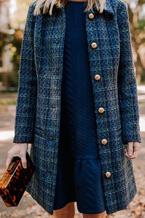 Tweed Coat Outfit, Comfortable Street Style, Tweed Fashion, Tweed Outfit, Long Winter Coats, Tweed Coat, Tweed Dress, Coat Outfits, Plaid Fashion