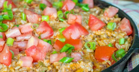 Weeknight Cheesy Taco Rice Skillet – 12 Tomatoes Cheesy Taco Rice, Taco Rice Skillet, Taco Rice, Food Meaning, Cooking Panda, Easy Skillet Meals, Rice Skillet, Easy Hamburger, Skillet Cooking