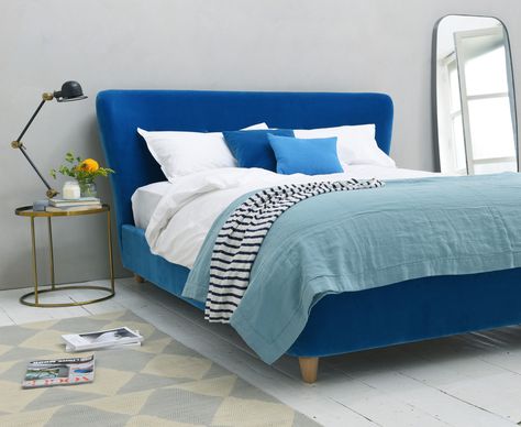 Blue bedroom in lovely cool shades of blue with the most beautiful crisp bed linen - SS16 bedroom design Beige Bed Linen, Large Headboard, Teal Bedding, Retro Bed, Cheap Bedding, Curved Headboard, Sleepy Time, Velvet Bed, Comfy Sofa