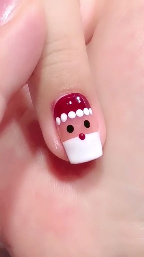 Santa Clause Nails Design, Easy Santa Nail Art, Christmas Nails Santa Claus, Christmas Nails For Kids Girls Easy, Christmas Easy Nails, Simple Cute Christmas Nails, Kids Christmas Nails Easy, Christmas Nail Designs For Kids, Easy Christmas Nails Short