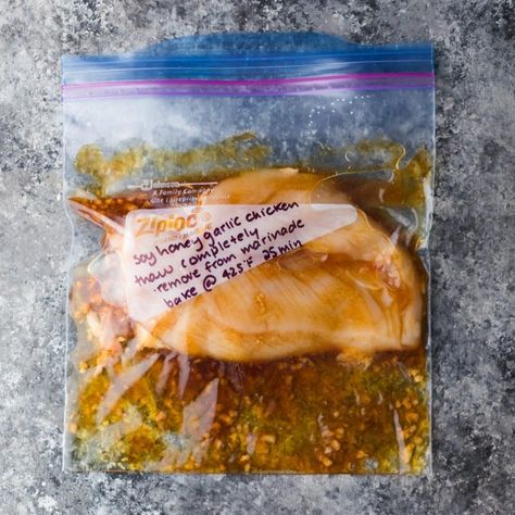 Honey garlic chicken marinade has just five ingredients and bakes up with a sauce you can spoon over rice and veggies! Make chicken marinade freezer packs for easy weeknight dinners. #sweetpeasandsaffron #chicken #marinade #mealprep Honey Garlic Chicken Marinade, Garlic Chicken Marinade, Freezing Chicken, Lime Marinade For Chicken, Chicken Breast Marinade, Yogurt Curry, Best Chicken Marinade, Garlic Marinade, Freezer Packs