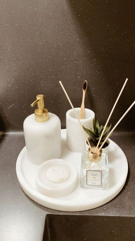 21+ Actually Amazing Lazy Susan Organization Ideas That You Will Be Obsessed With - From Lemons To Luxury Bathroom Girly Decor Ideas, Spa Bathroom Aesthetic, Kitchen Counter Styling Modern, Bathroom Sink Aesthetic, Lazy Susan Organization Ideas, Fancy Bathroom Decor, Bathroom Tray Decor Ideas, Bathroom Sink Accessories, Bathroom Tray Decor