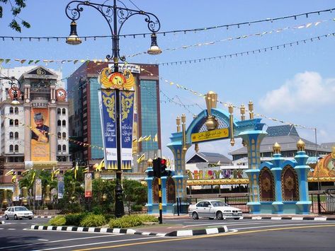 capital of Brunei - Bandar Seri Begawan | what a long name o… | Flickr Brunei Aesthetic, Video Layout, Bandar Seri Begawan, Abdul Mateen, Muslim Countries, Travel Asia, Presentation Video, Art Contest, Brunei Darussalam