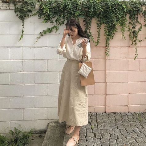 Mode Ulzzang, Work Fits, Beige Outfit, Fashion Goals, Mode Casual, Korean Girl Fashion, Church Outfits, 2024 Fashion, Korean Outfits