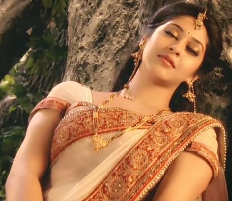 Sonarika Baroda Parvati, Sonarika Baroda, Parvati Wallpaper, Parvati Maa, Devon Ke Dev Mahadev, Sonarika Bhadoria, Long Silky Hair, Goddess Artwork, Gold Fashion Necklace