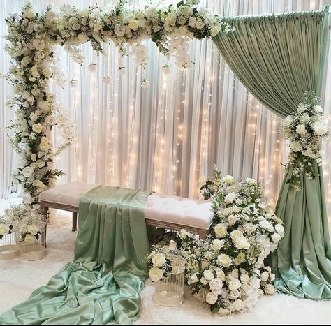 Trendy Wedding Arch, Engagement Party Stage Decor, Filipina Debut, Quince Backdrop Ideas, Nikkah Decor, Engagement Stage Decoration, Nikah Decor, Quince Decorations, Wedding Background Decoration