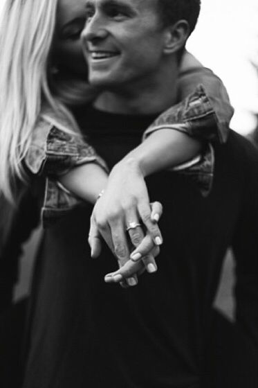 Great ring shot! #goldsmithgalleryjewelers #nobodydoesidolikewedo #engagementphotos Engagement Announcement Photos, Engagement Shots, Pose Fotografi, Engagement Ring Photos, Ring Shots, Engagement Announcement, Engagement Poses, Engagement Photo Poses, Wedding Engagement Photos