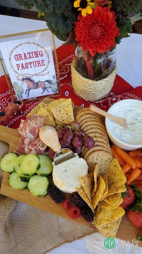 western birthday party food, charcuterie board, grazing pasture, western birthday snacks Ranch Theme Party Food, Wild West Party Theme Adults, Western Theme Party Appetizers, Wild West Party Food Ideas, Western Party Menu Food Ideas, Country Western Party Food, Dude Ranch Party Ideas, Western Party Appetizers, Cowboy Theme Charcuterie Board