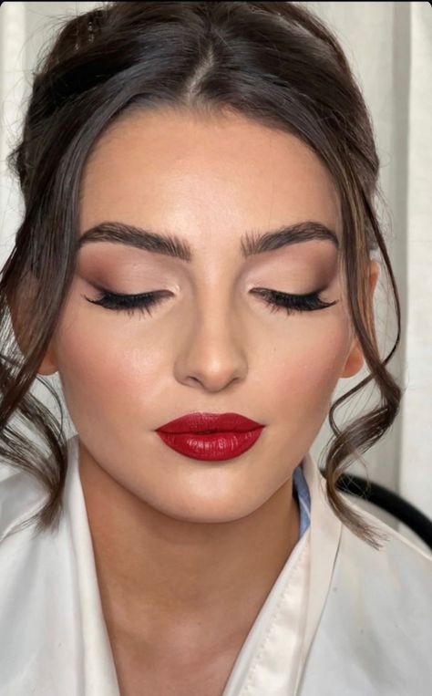 Elegant Makeup Red Lips, Wedding Makeup With Red Lipstick, Soft Glam Makeup With Red Lips, Bride Makeup Red Lips, Bridal Makeup With Red Lips, Pale Skin Red Lips, Red Bridal Makeup, Bridal Makeup Glam, Bridesmaid Dresses Different Colors