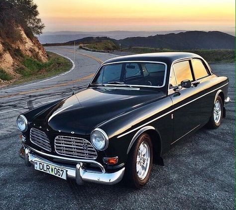 Amazon Volvo Amazon, Volvo Cars, Best Classic Cars, Old Classic Cars, Retro Mode, Koenigsegg, Ford Gt, Car Car, Vintage Motorcycles