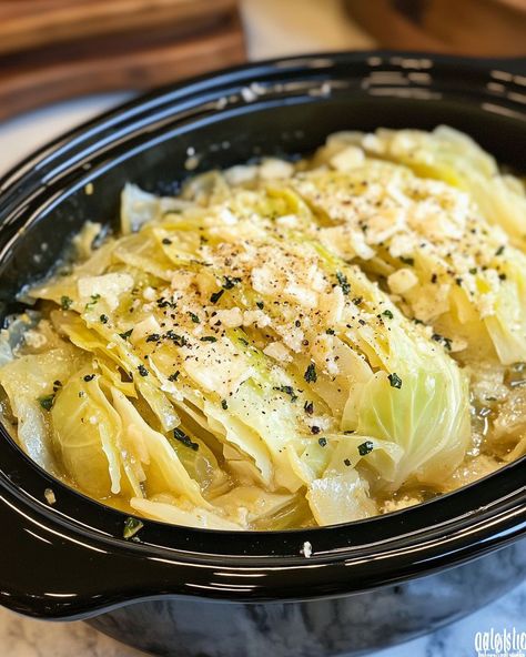 Cabbage Dishes, Cabbage Casserole, Cooked Cabbage, Eat Veggies, Crockpot Dishes, Crock Pot Slow Cooker, Veggie Side Dishes, Lemon Butter, Cabbage Recipes