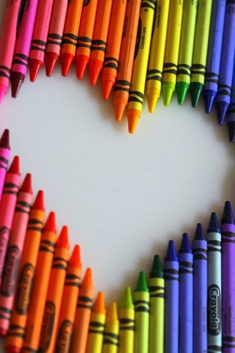 crayons Colour Aesthetic, Crayon Heart, Colorful Things, Colour Splash, Rainbow Connection, Colorful Hearts, Crayola Crayons, Color Collage, Rainbow Aesthetic