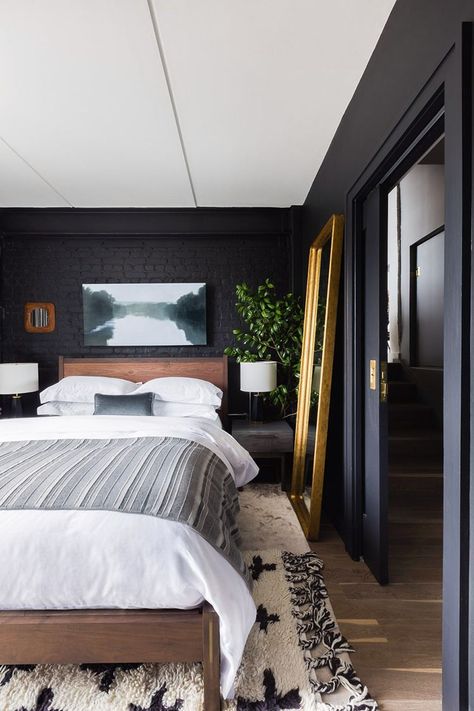 Black Walls Bedroom, Wallpaper Colour, Black Painted Walls, Bedroom Decor Dark, Diy Home Decor For Apartments, Black Rooms, Black Bedroom Furniture, Decor Ikea, Living Room Color Schemes