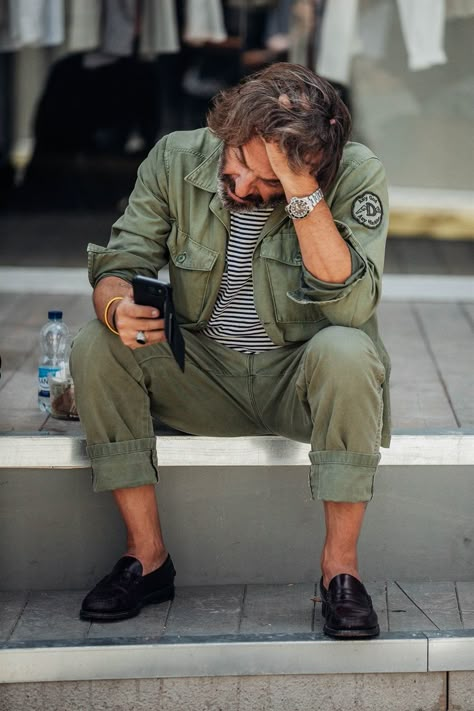 Masculinity Quotes, Pitti Uomo Street Style, Quotes Empowering, Italian Fashion Street, Camouflage Jacket, Empowering Words, Street Style Outfits Men, Best Mens Fashion, Spring Street Style