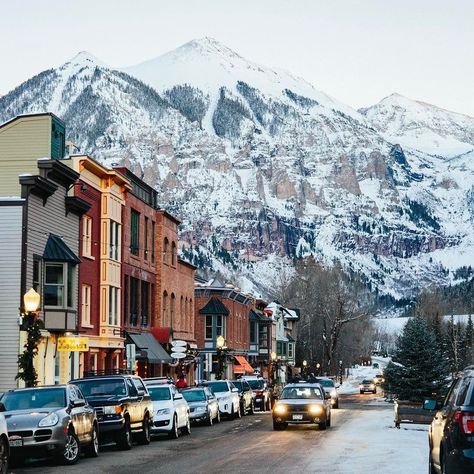 What to do in Colorado if you don’t ski? | Best Winter Vacations for Non Skiers Best Winter Destinations, Best Winter Vacations, Winter Vacations, Travel Hack, Colorado Winter, Visit Colorado, Telluride Colorado, Colorado Adventures, Colorado Vacation