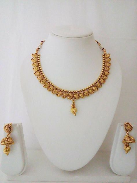 Gold Necklace Design, Indian Gold Necklace Designs, Indian Gold Necklace, Locket Design, Indian Jewellery Gold, Gold Jewelry Designs, Gold Jewels Design, Choker Necklace Designs, New Gold Jewellery Designs