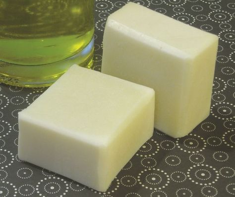 Olive Oil Soap Recipe, Savon Diy, Handmade Soap Recipes, Soap Making Recipes, Diy Soaps, Soap Recipe, Olive Oil Soap, Soap Making Supplies, Homemade Soap Recipes