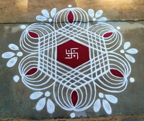 Chawal Rangoli Design, Kadapa Designs, Basic Rangoli, Rangoli Free Hand, Festival Rangoli Design, Margali Kolam, Dhanurmasam Muggulu, Sankranthi Rangoli, Sankranti Muggulu