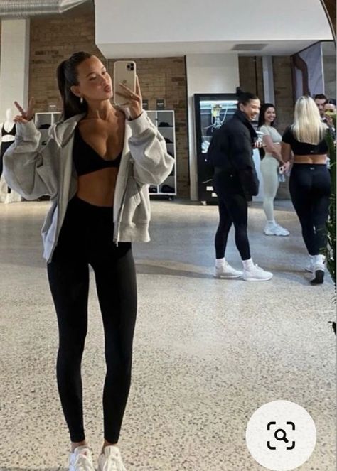 Gym Assesories, Exercise Outfits Aesthetic, Workout Sets Outfit Aesthetic, Pilates Workout Outfit, Gym Outfit Inspo Women, Cute Pilates Outfit, Pilates Aesthetic Outfits, Pilates Outfit Aesthetic, Active Wear Aesthetic