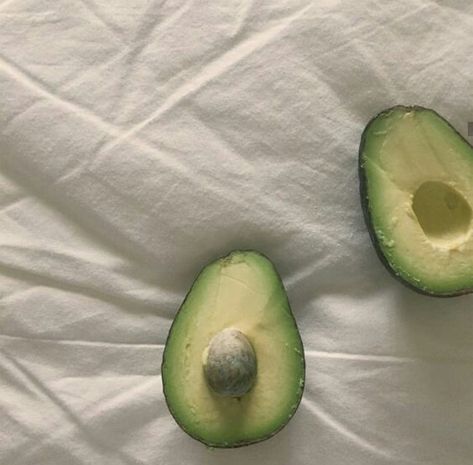 green, dark green, light green, pastel, mint, avocado, tumblr aesthetic, white, cursed, unaesthetic 심플한 그림, Fotografi Digital, Cream Aesthetic, Beige Aesthetic, White Aesthetic, Green Aesthetic, Aesthetic Photo, Aesthetic Photography, Aesthetic Food