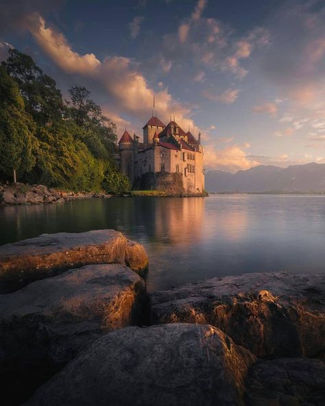 Switzerland Autumn, Castle Switzerland, Chillon Castle, Small Stone House, European Castles, Germany Castles, Virtual Travel, Zurich Switzerland, Switzerland Travel