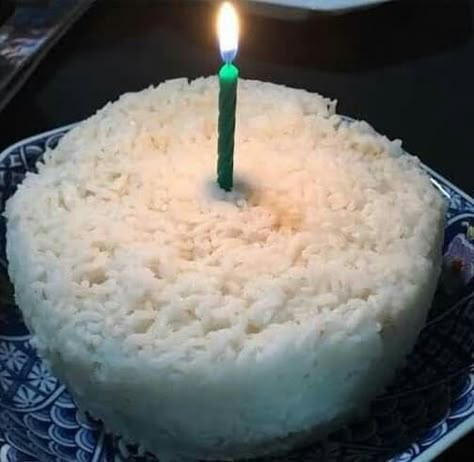 Birthday Reaction Pictures, Birthday Reaction Pic, Cake Meme, Cute Twitter Headers, Filipino Memes, Tagalog Quotes Funny, Funny Birthday Cakes, Food Memes, Filipino Funny