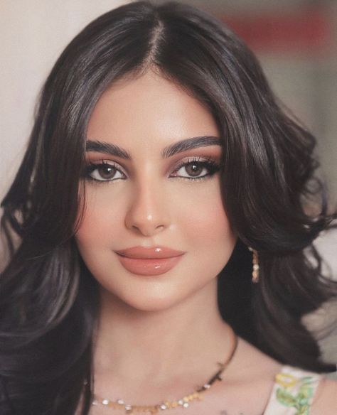 Saudi Makeup, Middle East Beauty, Saudi Beauty, Arab Makeup, Arabic Eye Makeup, Middle Eastern Women, Saudi Women, Soft Girl Makeup, Eyeliner Lashes