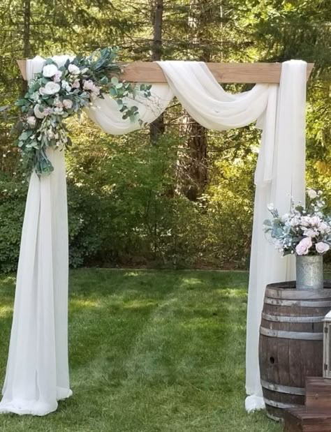 Wedding Arch Designs Outdoor Ceremony, Arbor Swag Wedding, Simple Nature Wedding Decor, Wedding Archway Decorations, Simple Arch For Wedding, Diy Arch Decoration Wedding, Wedding Rustic Decoration Outdoor, Boho Wedding Arbor Flowers, Farmhouse Wedding Arch