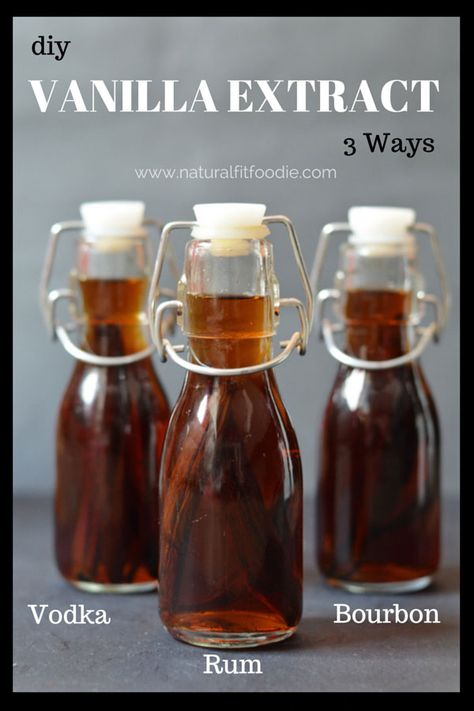 DIY Vanilla Extract - Bourbon! Rum! Vodka! Take your recipes to the next level with these 3 unique flavours of vanilla extract. They make excellent holiday gifts too! Diy Vanilla Extract, Diy Extracts, Diy Vanilla, Vanilla Extract Recipe, Homemade Vanilla Extract, Fit Foodie, Vanilla Beans, Mix Recipes, Homemade Spices