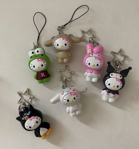 Sanrio Clay, Hello Kitty Keychains, Husky Pictures, Images Hello Kitty, Flipagram Instagram, Charmmy Kitty, Matching Keychains, Tanah Liat, Clay Diy Projects