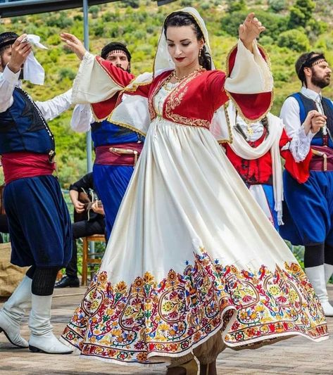 Greek Traditional Dress, Greek Dancing, Greek Costume, Greek Tradition, Greek Culture, Traditional Dance, Traditional Attire, Folk Costume, World Cultures