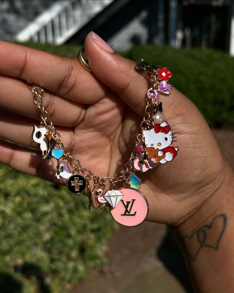 Gold Charm Bracelets will be available Monday 🥰🔆🫧🎀 Follow @charmeddollhouse2.0 for all updates & new items 💕🎀 http://thecharmeddollhouse.square.site/ #charmeddollhouse #goldjewelry #JewelryTrends #GoldAccessories #KloverStyle #charms #charmeddollhouse #beadedjewelry #beadedbracelets #beadednecklace #cute #fashionlover #pinkaesthetic #earthgirlaesthetic #girl #explore #explorepage #atlanta #boujee #classy #red #purple #bracelets #jewelrydesigner #jewelryaddict #jewelry #backtoschool #silve... Purple Bracelets, Gold Charm Bracelet, Gold Accessories, Gold Charm, Pink Aesthetic, Red Purple, Jewelry Trends, Charm Bracelets, Christmas List