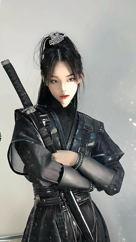 Korean Halloween Costumes, Female Anime Cosplay Ideas, Warrior Clothes, Fantasy Hanfu, Samurai Woman, Samurai Cosplay, Warrior Cosplay, Hanfu Cosplay, Female Samurai