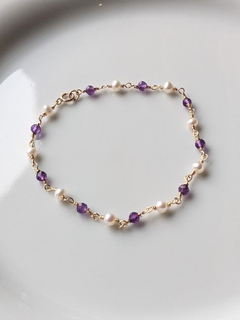 -AAA grade gemstone and pearl used -14K gold filled material which is hypoallergenic -looks gorgeous to wear alone everyday or layering with your own bracelet -gift for minimalist, gift for her How To Make Wire Bracelets, Wire Bracelets, Pearl Gifts, Wrist Jewelry, Bracelet Minimalist, Minimalist Women, Women Bracelet, Bracelet Design, Silver Gemstone Jewelry