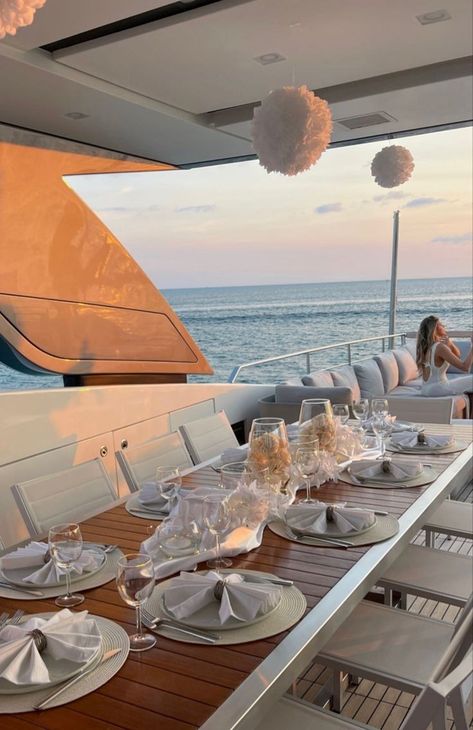 Yacht Aesthetic, France Summer, Cap Vert, Yacht Party, Yacht Interior, Wallpaper Photo, Yacht Life, Luxury Yacht, Luxury Lifestyle Dreams