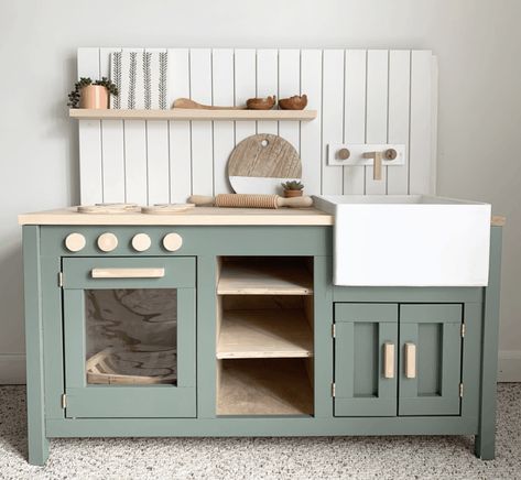 Saving For Your Dream Kitchen? DIY A Mini Version For Your Kids (Imelda's Here To Show You How) - Emily Henderson Play Kitchen Plans, Play Kitchen Diy, Diy Kids Kitchen, Ikea Play Kitchen, Toddler Kitchen, Wooden Play Kitchen, Play Kitchens, Kids Play Kitchen, Dream Kitchens Design