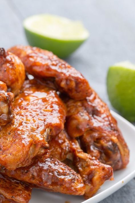 Chipotle Lime Chicken, Wing Sauce Recipes, Grilling Ideas, Chicken Wing Sauces, Chicken Tonight, Chipotle Peppers, Ways To Cook Chicken, Bowl Party Food, Cook Chicken