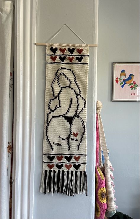 Tapestry Bedroom Crochet, Christian Tapestry Crochet, Funny Crochet Tapestry, Crochet Wall Tapestry, 8 Bit Crochet, Outline Of A Woman, Graphic Crochet, Hippie Crochet, Crochet Wall Hangings