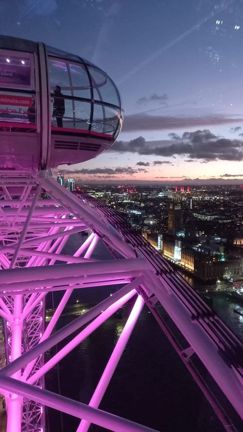 London Eye Aesthetic Night, London Purple Aesthetic, London Night Wallpaper, Night Aesthetic London, London At Night Aesthetic, London Eye Aesthetic, London Streets Aesthetic, London Eye Night, Iphone Wallpaper London