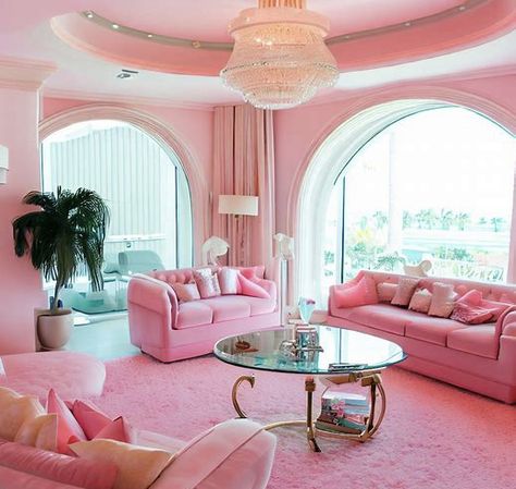 Pink Home Aesthetic, Miami Apartment Decor, Aesthetic Miami, Miami Apartment, Pink Dorm, Miami Style, Apartment Aesthetic, Home Aesthetic, Miami Fashion