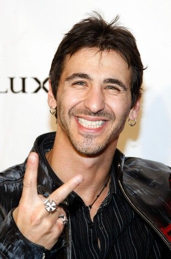 Sully Erna, lead singer of Godsmack. Sully Erna, Nice Smile, New Wave Music, Music Pics, Gorgeous Eyes, Rock Legends, Hottest Guy Ever, Music Fashion