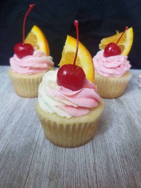 Super light and delicious Tequila Sunrise Cupcakes with orange and cherry! #tequila #tequilasunrise #orangecupcakes Boozy Cupcakes, Orange Cupcakes, Recipes Drinks, Icing Colors, Tequila Sunrise, Cupcake Pan, Cherry Flavor, Summer Treats, Tropical Vacation