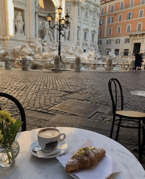 𝕄𝕖𝕘 on Twitter: "breakfast with a view… " Rome Cafes, Rome Aesthetic, Summer Abroad, Somewhere In Northern Italy, Rome Photo, Life In Italy, Italy 2023, Summer In Europe, Summer In Italy