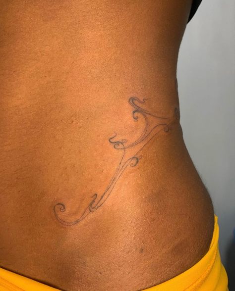 ig @couvreurdecorps Lower Belly Tattoo, Body Tattoo Design, Petite Tattoos, Stomach Tattoos, 1 Tattoo, Discreet Tattoos, Dainty Tattoos, Subtle Tattoos, Hip Tattoo