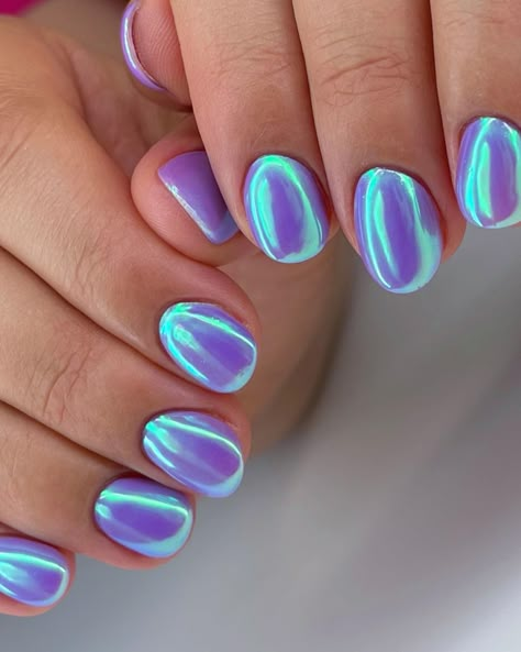 Mermaid Colour Nails, Hot Pink Pearl Nails, Holo Nails Designs, Luminary Nails Design Short, Dark Mermaid Nails, Purple Chrome Nails Design, Fun Purple Nails, Colorful Chrome Nails, Neon Purple Nails