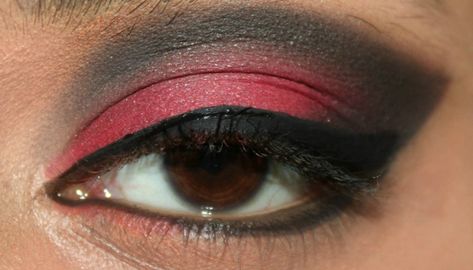 Red And Black Eye Makeup, Eye Makeup Step By Step, Fashion Base, Black Smokey Eye Makeup, Black Eye Makeup, Red Eye Makeup, Natural Beauty Makeup, Punk Makeup, Smokey Eye Makeup Tutorial