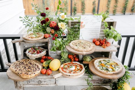 This summer and fall, it’s all about al fresco gatherings so we decided to bring Italia into our own backyard!  If you’re dreaming of a trip to Italy then this one is for you!  Sabrina of Golden Arrow Events and... Summer Pizza Party, Backyard Pizza Party, Rustic Pizza, Pizza Station, Pizza Wedding, Pizza Buffet, Al Fresco Dinner, Pizza Bar, Rustic Italian