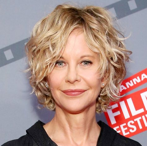 Meg Ryan - Transformation - Hair and Makeup Meg Ryan Haircuts, Meg Ryan Hairstyles, Choppy Pixie Cut, Tousled Hair, Meg Ryan, Short Curly Haircuts, Best Short Haircuts, Haircut For Older Women, Curly Hair Cuts